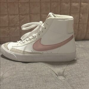 Nike Blazer Mid White Pink Size 6Y Youth Womens 7.5 Retro High Top Sneakers